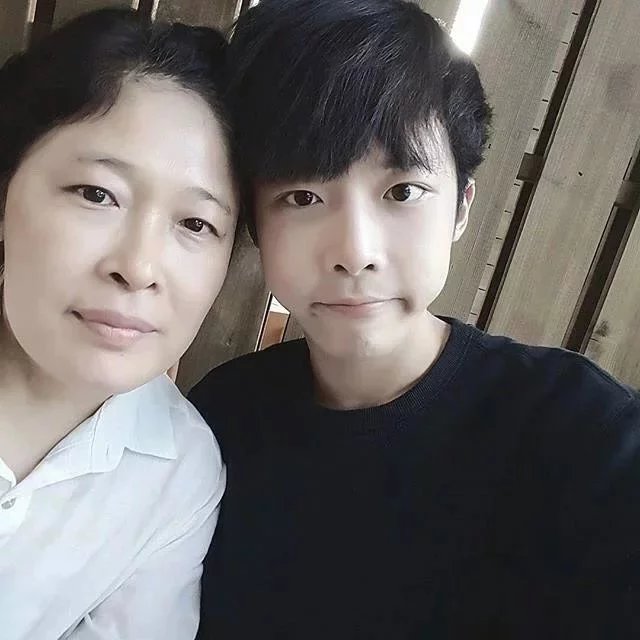 毕秋兴梅