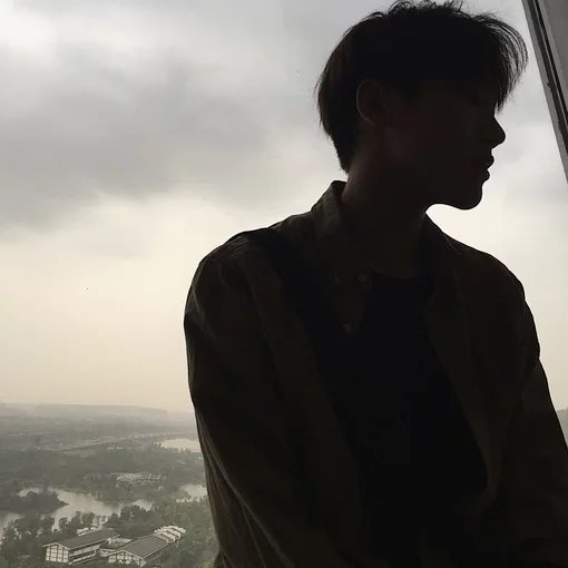 满浩爽月