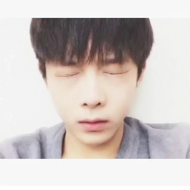 范辉烁翰